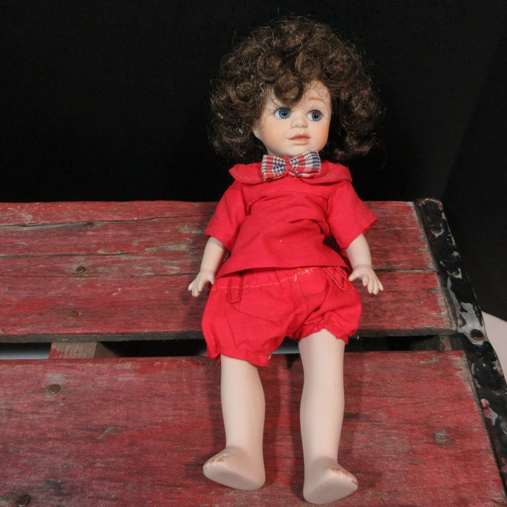 Vtg Maryse Nicole Porcelain Doll E0523 Girl in Red Outfit Plaid Bow Tie 9"